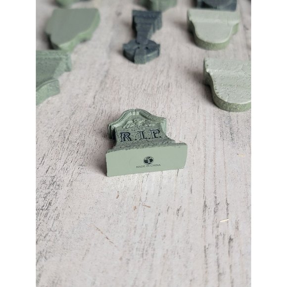 Dept 56 graveyard tombstones set cross Halloween Rip - Picture 10 of 10